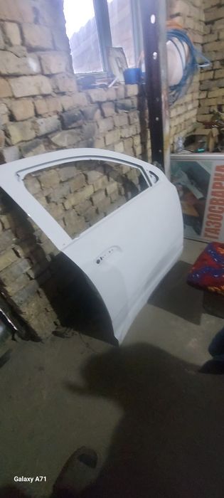 Кобилт дверь правой