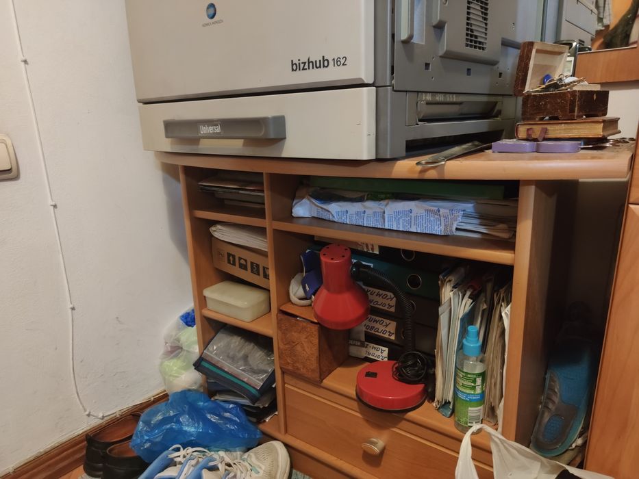 Стол письменный с глубоким ящиком и полками