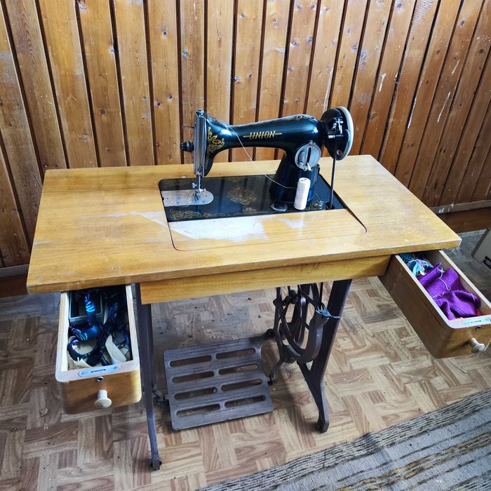 Продава крачна шевна машина