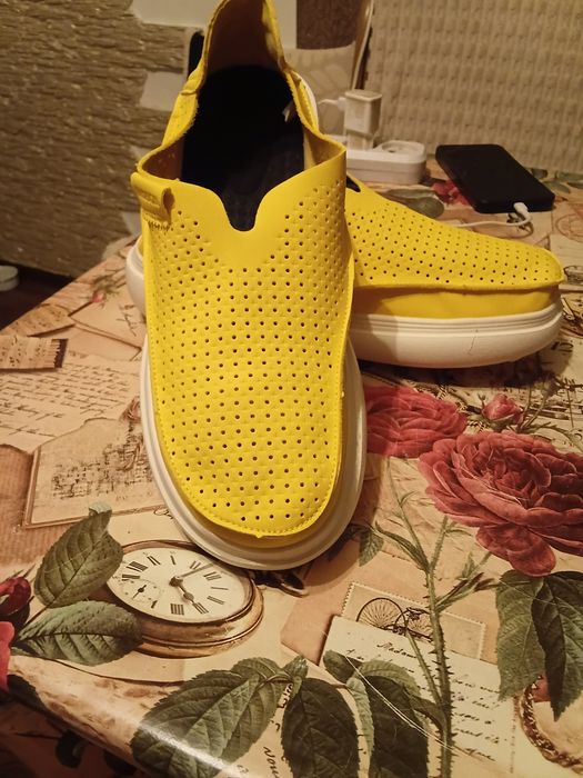 Продам мужские макасины