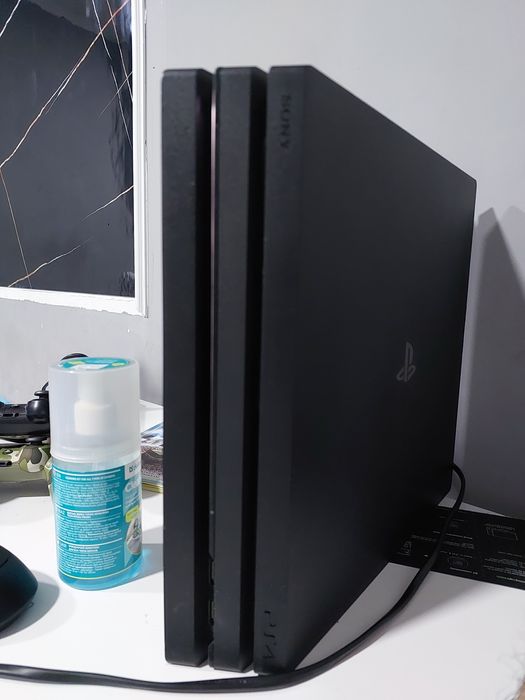 Ps4 pro 9 игры и 3 диск 2 джойстик