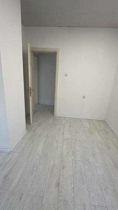 Дава се под наем Магазин в Пловдив, Център - 50 кв.м за 612 € - Снимка #3