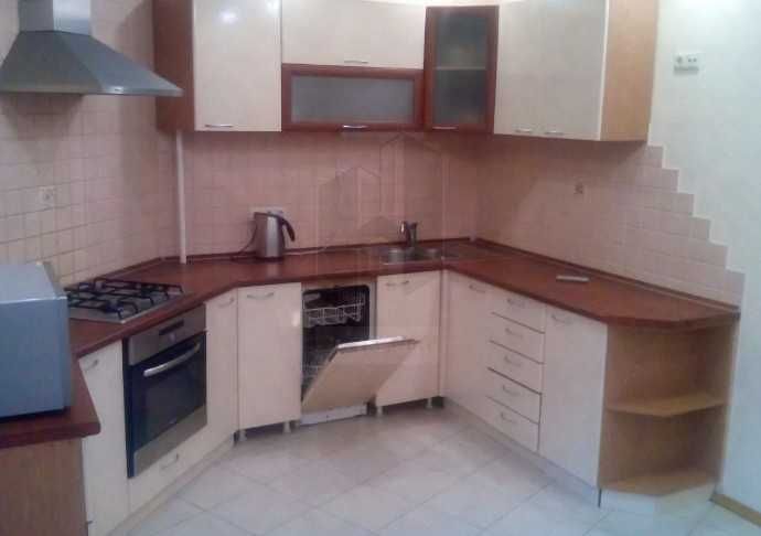 Дава се под наем Тристаен апартамент в Пловдив, Въстанически - 88 кв.м за 290.7 € - Снимка #1