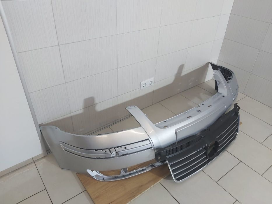 Pachet Bara Fata+Grila Radiator VW Passat B5.5 2000-2004 (LA7W (Gri))