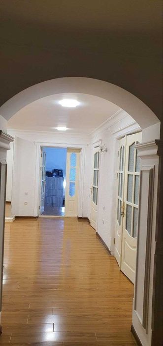 Продается квартира, уникальная планировка, массив Дархан