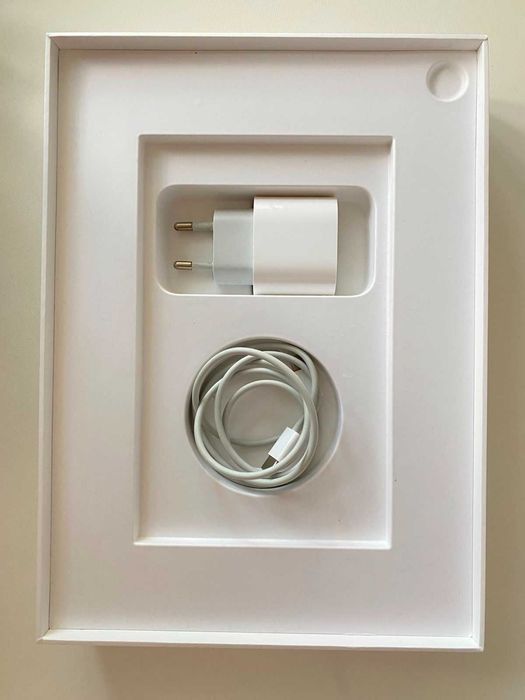 Продаю Apple iPad  2022 г