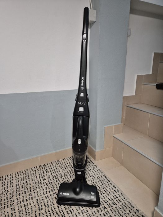 Aspirator vertical Bosch in stare buna