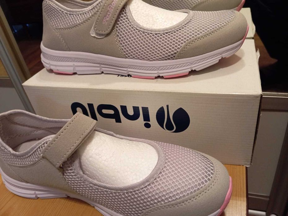 Кросовки  женские. НОВЫЕ!!