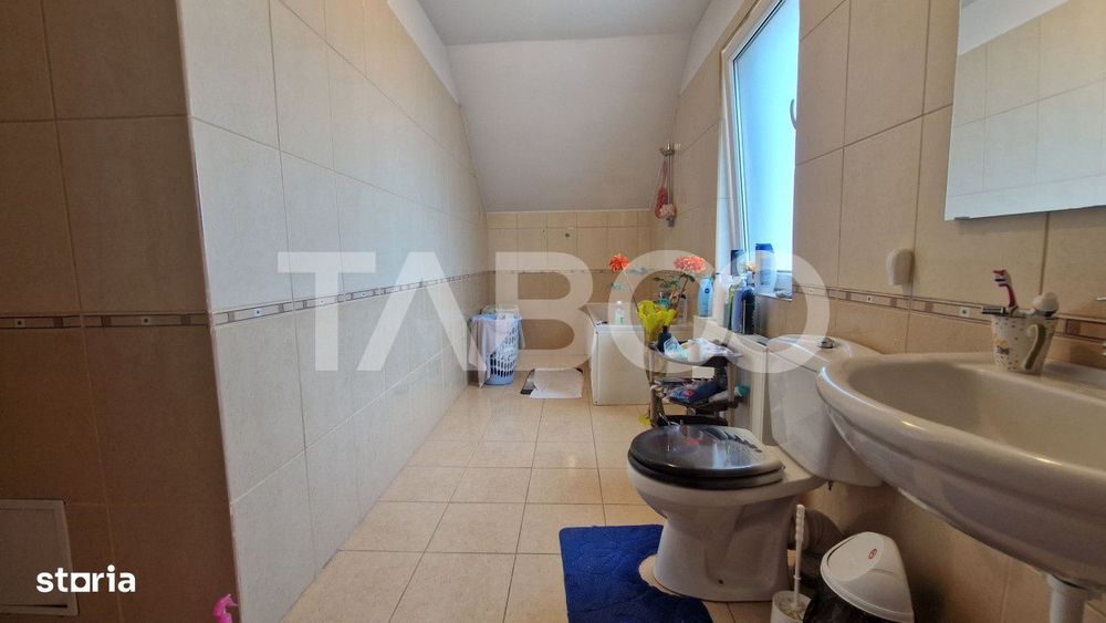 Casa individuala 4 camere cu teren generos si terasa inchisa Selimbar