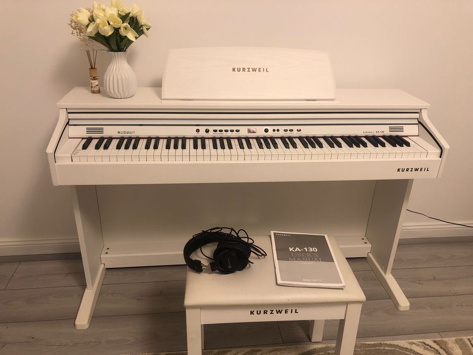 Vând pianina KURZWEIL KA-130