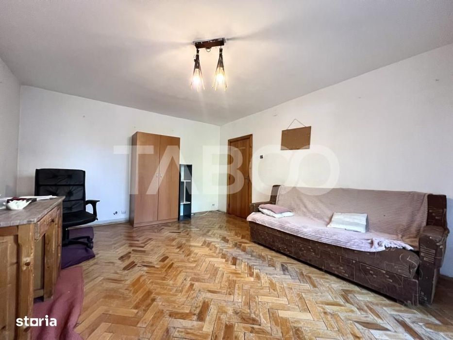 Apartament cu 3 camere de vanzare in Manastur zona Kaufland decomandat