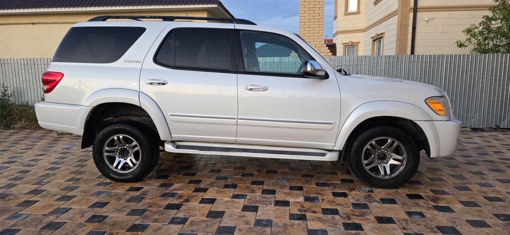 Toyota Sequoia в Атырау