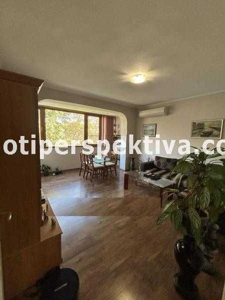 Продава се Тристаен апартамент в Пловдив, Център - 83 кв.м за 2025 €/кв.м - Снимка #1