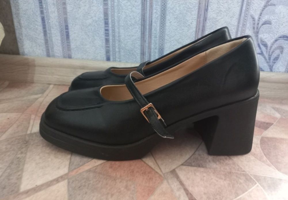 Продам туфли 39 размер