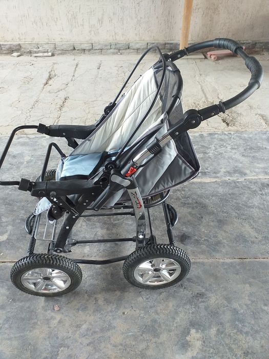 Детская коляска в хорошем состоянии