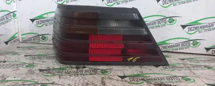 Lampa / Tripla stop stanga pe aripa Mercedes-Benz E-Class 1990