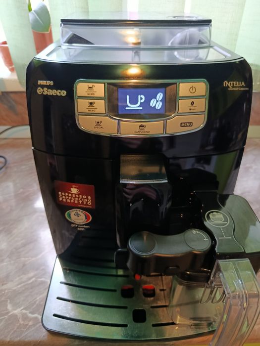 Espressor: Saeco intelia one touch cappuccino