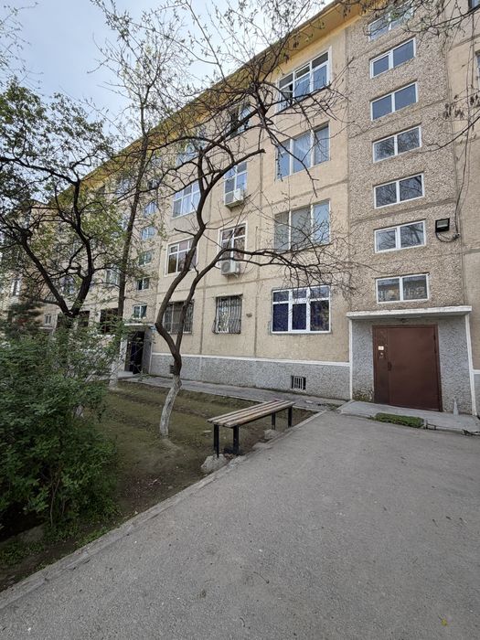 Kvartira sotiladi 2 xona