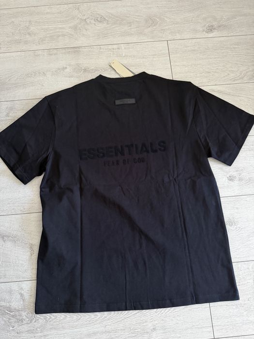 Tricou essentials nou