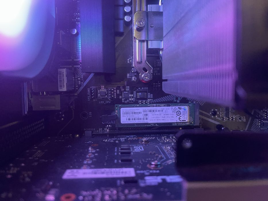 PC Gaming cu ryzen 5 5600, 16gb ram si gtx 1660 super