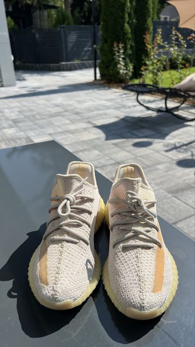 Yeezy  Boost 350 V2  By Adidas - ORIGINAL 43 Номер