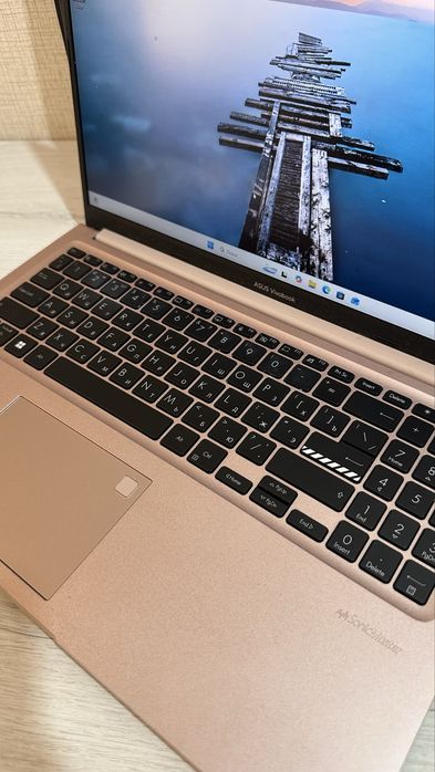 Ноутбук срочно сатылады