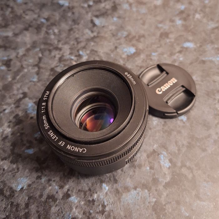 Обектив Canon EF 50mm f/1.8 STM