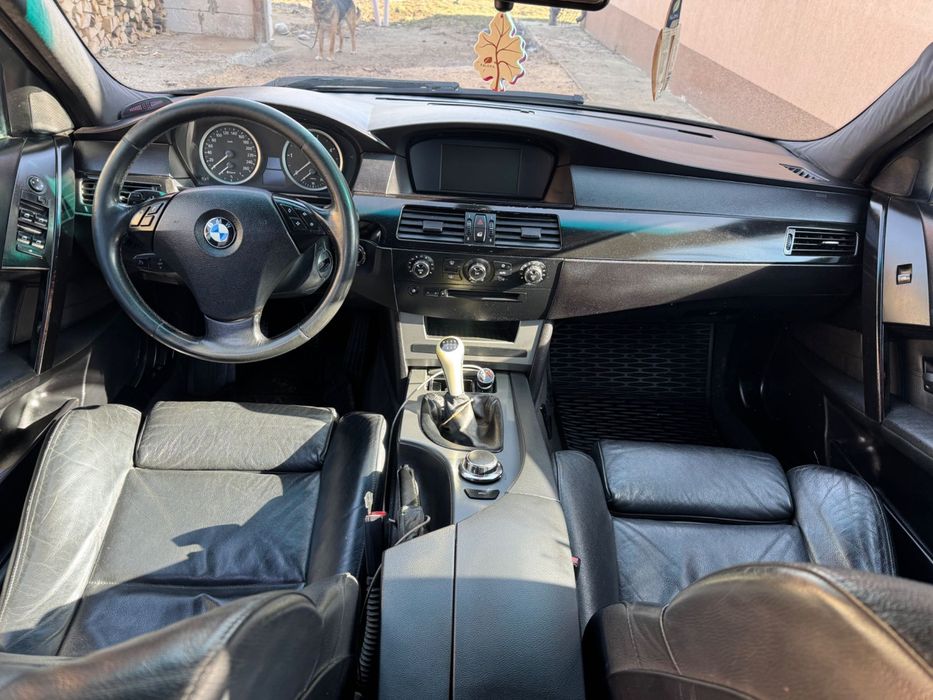 Vând BMW e60 525D manual