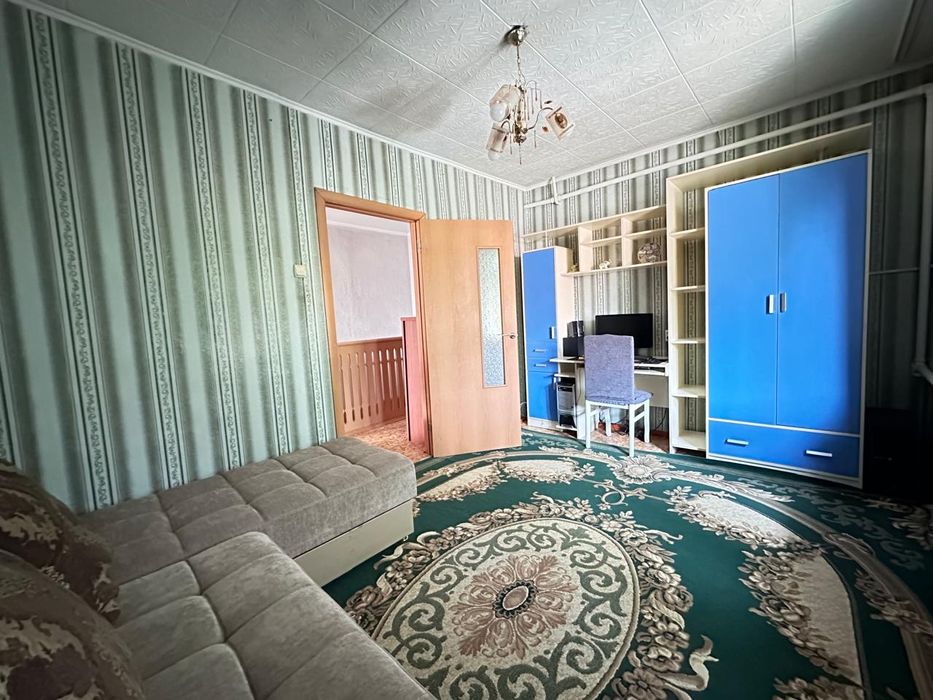 Продам дом 2 этажа.