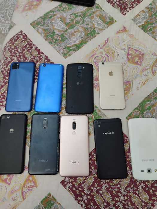 Смартфон некоторые рабочие можно на запчасти