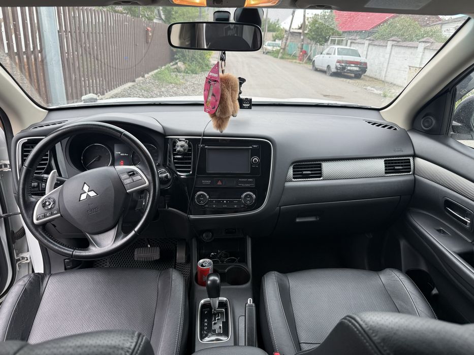 Продам Mitsubishi Outlender 2013
