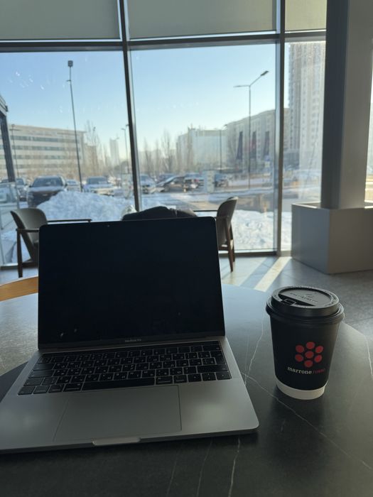 Macbook Pro 13 2019 года с Touch панелью