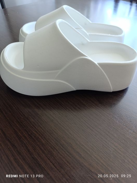 Нови дамски чехли, меки и удобни