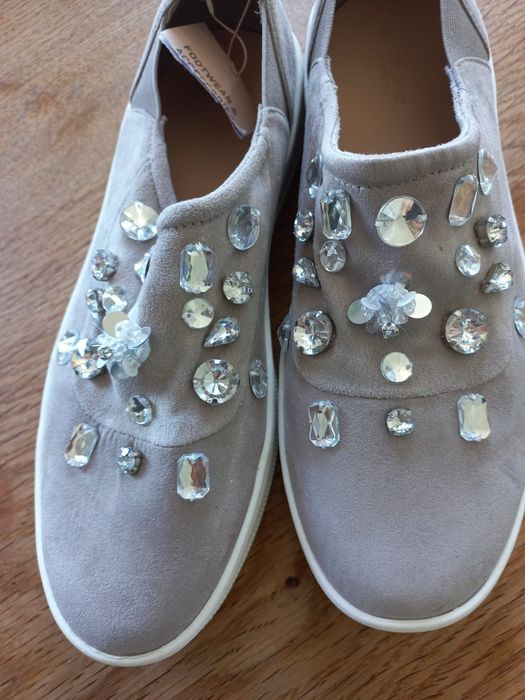 Дамски обувки Pull & Bear с етикет