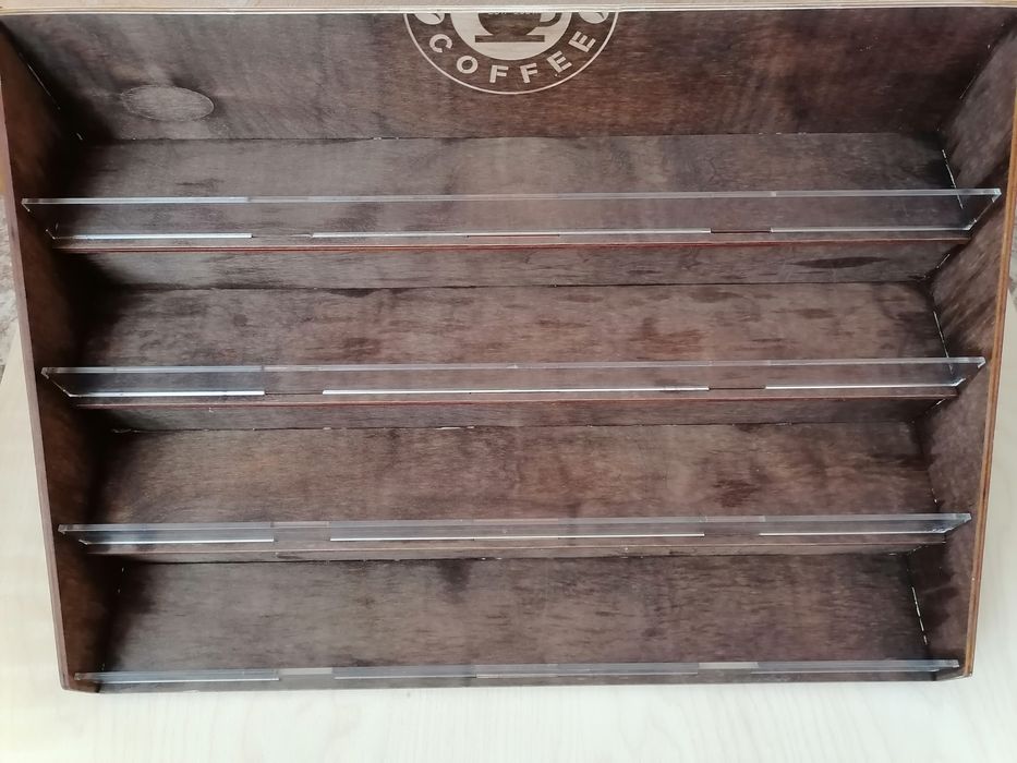 Этажерка для сладостей в кофейнях