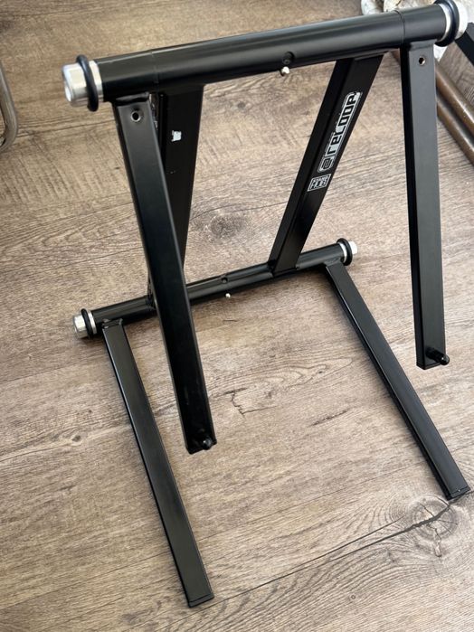 Reloop Stand Hub pentru laptop - DJ - lumini sau altele asemenea