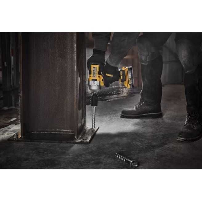 Акумулаторен ударен гайковерт DeWALT DCF961H2T, 18 V, 2372 Nm