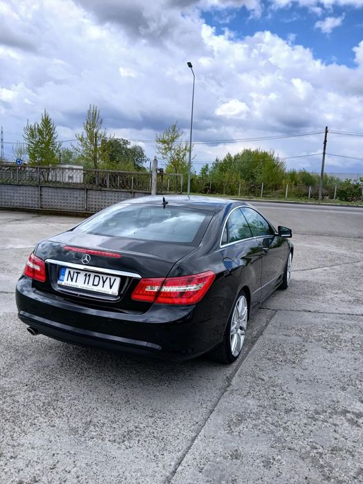 Mercedes-Benz E Mercedes-Benz E 220 CD AMG – km reali 162 de mii . Cauciucuri noi .Mas