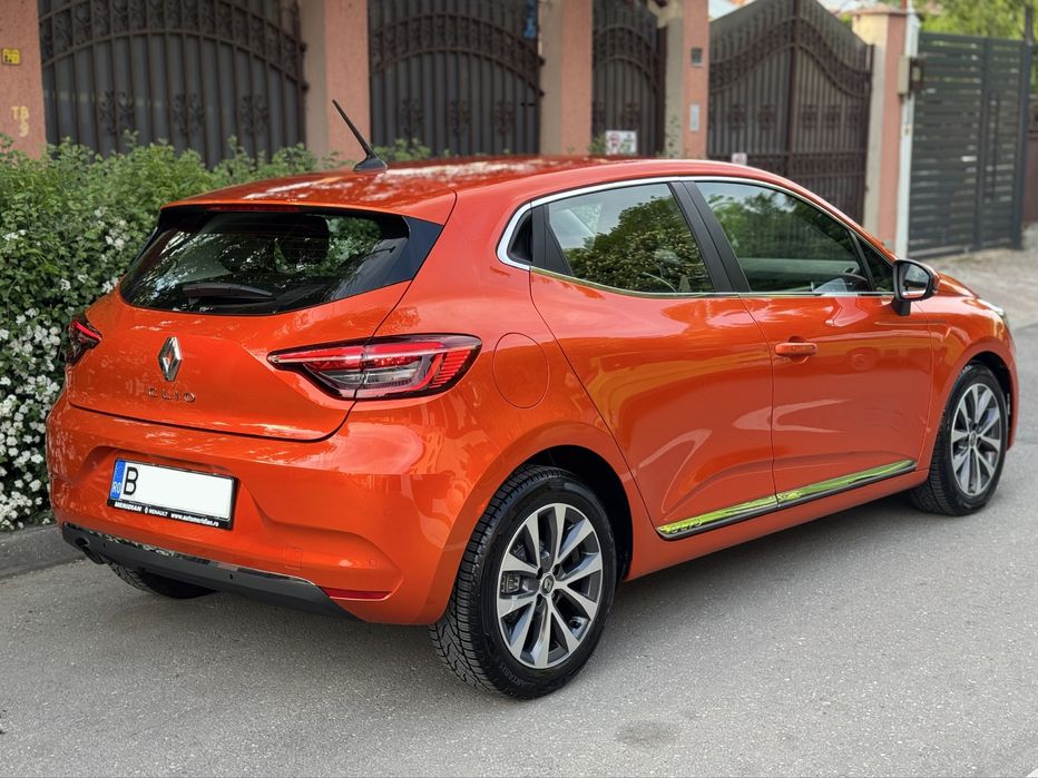 Renault Clio 5 - 19.000KM - An Fabricație 2020/05 - Model Intens TCe 100 CP - Revizii Anuale Reprezentanță.