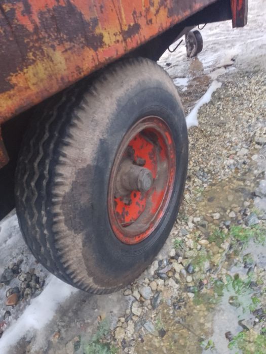 Vând remorcă de gunoi