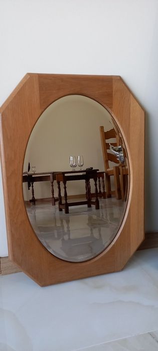 Красиви огледала с рамки от масивна дървесина