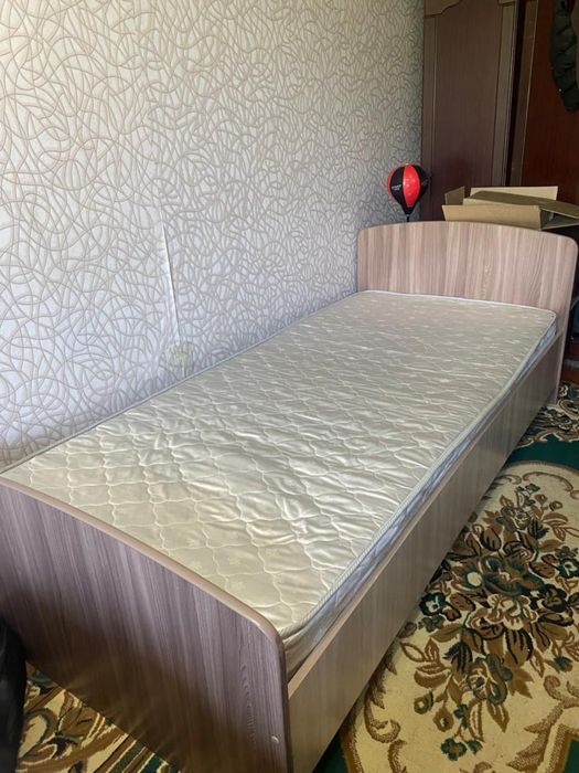 СРОЧНО продам кровать