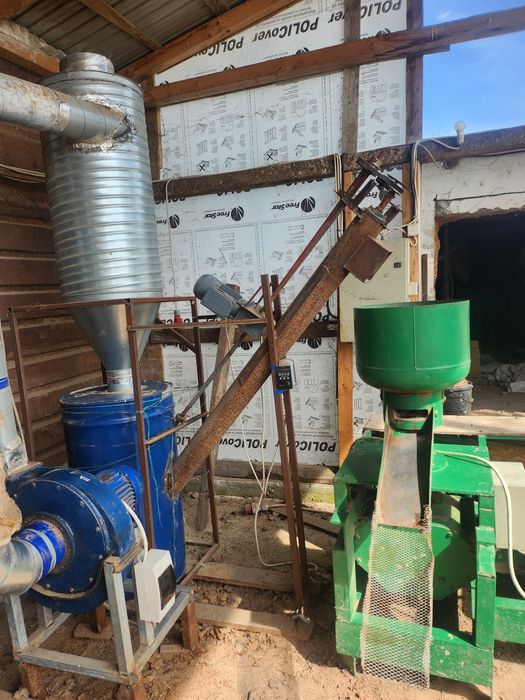 Se vinde linie de peleti