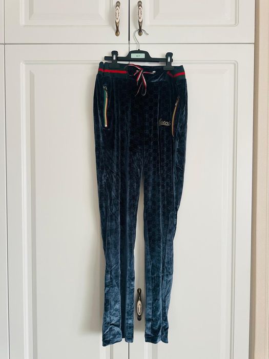 Pantaloni de trening masura M/L , din catifea gucci