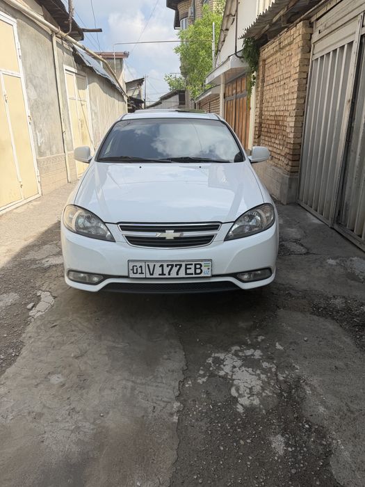 2015 Gentra sotiladi narxi 7000 yurgani 197000 xolati yaxwi