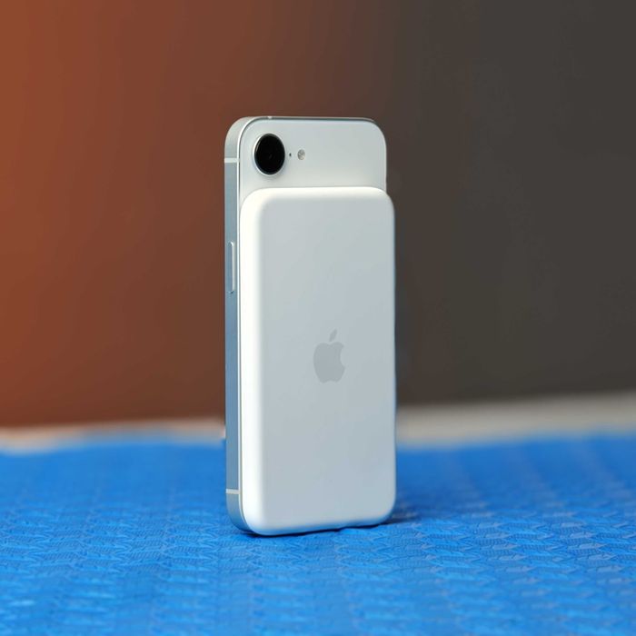 iPhone Air MagSafe Battery — Компактный Powerbank. Есть доставка