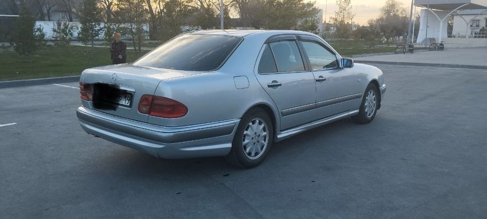 Продам Мерседес Е280