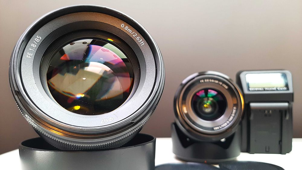 Sony Alpha A7R IV със Sony FE 85 мм f/1.8, Sony 28-70mm f/3.5-5.6 OSS