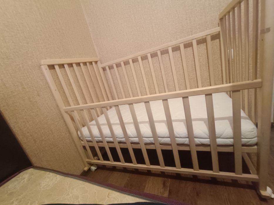 Кровать детская с матрасом