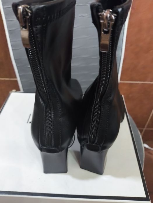 Продам фирменную Обувь